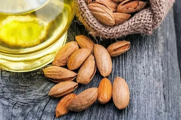 راهنمای خرید روغن بادام شیرین + قیمت عالی