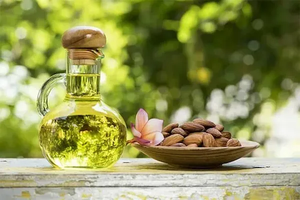 راهنمای خرید روغن بادام شیرین + قیمت عالی